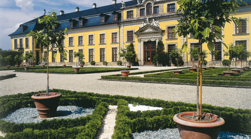 Galeriegebäude in den Herrenhäuser Gärten Hannover – ein eleganter Ort für standesamtliche Trauungen mit besonderem Ambiente.