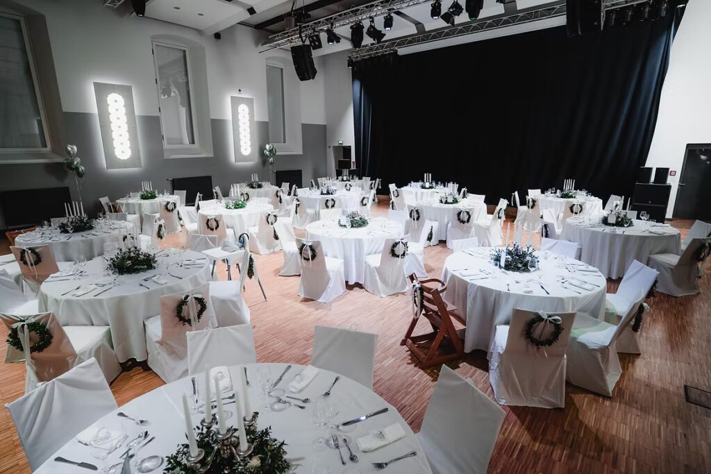 Ritterakademie Lüneburg als historische Hochzeitslocation mit festlichem Ambiente und großzügigen Sälen – Hochzeitsplanung von Aspern Weddings, Sophia von Aspern, Hamburg, Bremen, Hannover, Niedersachsen